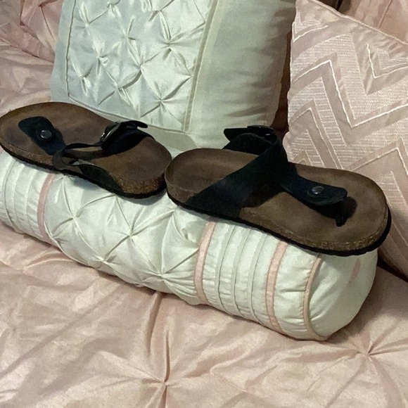 Cork foot bed, sandals size 7 - Picture 2 of 3